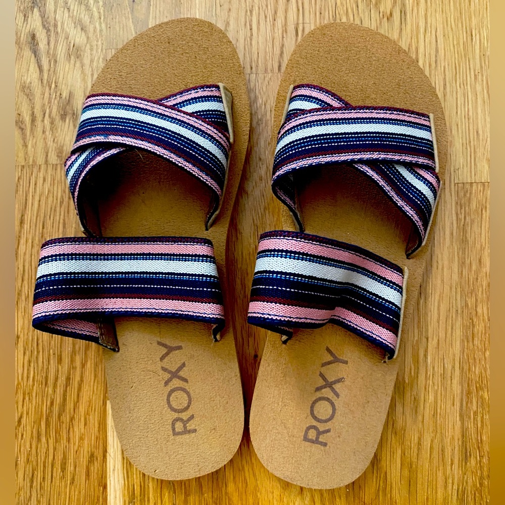 Roxy Brand New size 6 sandals/flip flops